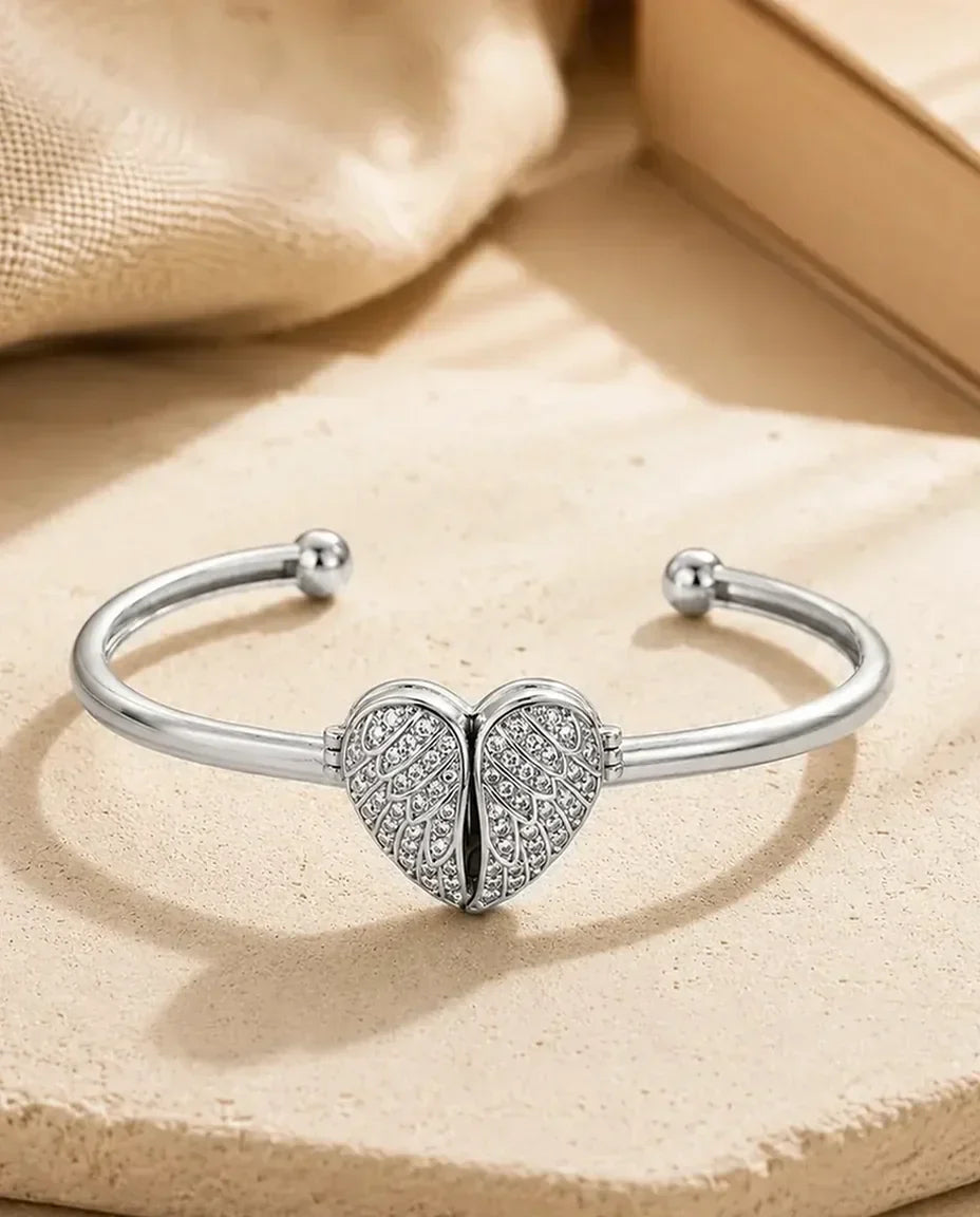 Bracelet Jonc Personnalisé Cœur Photo aux Ailes d'Ange – Médaillon Ouvrant en Argent & Or, Cadeau Souvenir pour Elle