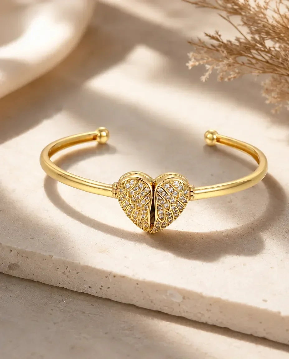 Bracelet Jonc Personnalisé Cœur Photo aux Ailes d'Ange – Médaillon Ouvrant en Argent & Or, Cadeau Souvenir pour Elle