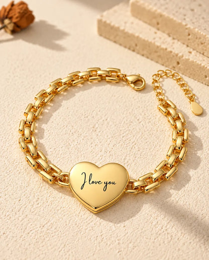 Dos du bracelet médaillon cœur doré gravé « I love you » en écriture manuscrite