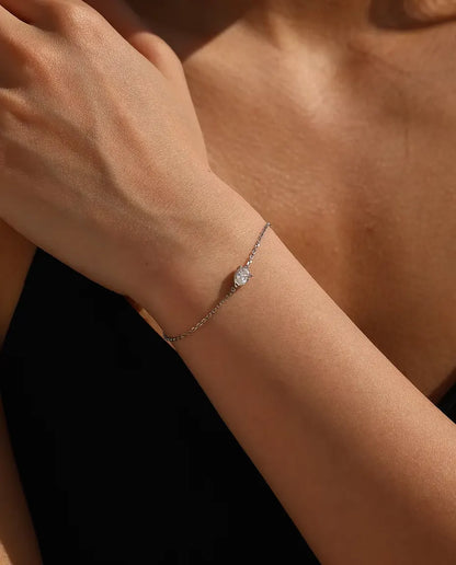 Bracelet Moissanite Taille Poire - 0,80 ct couleur D, 5 x 7 mm, chaîne fine 16+3 cm en argent sterling 925