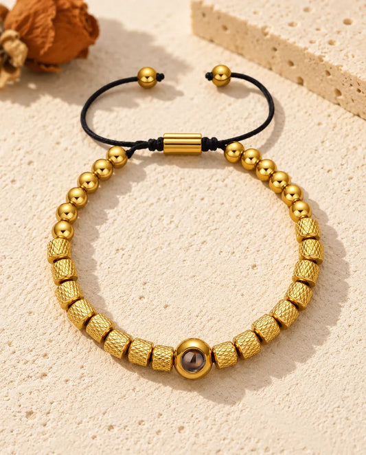Bracelet de perles photo projection personnalisé doré, perles cylindriques texturées et cordon coulissant