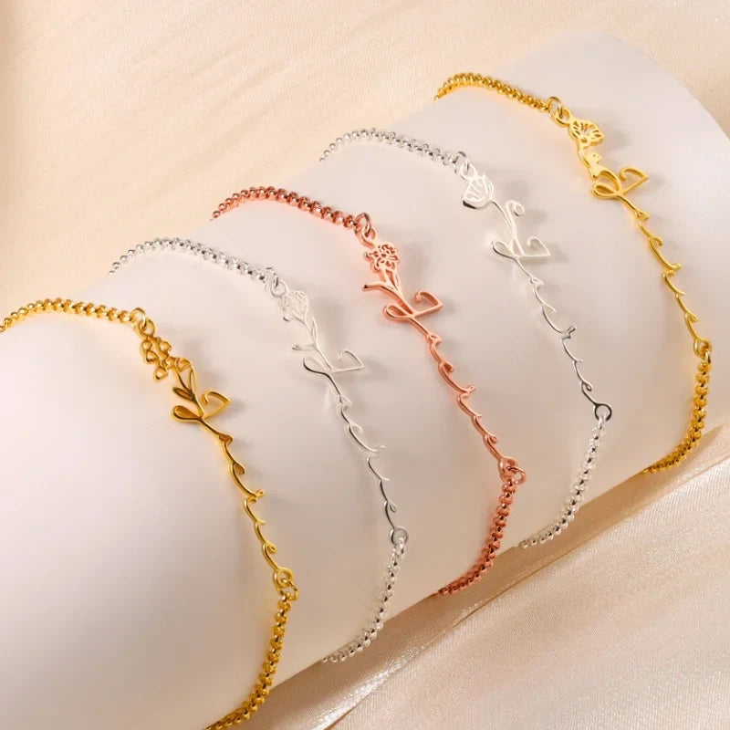 Bracelet Personnalisé Femme – Fleur de Naissance et Prénom Gravé, Cuivre Argenté, Doré ou Or Rose, Cadeau pour Elle, Maman