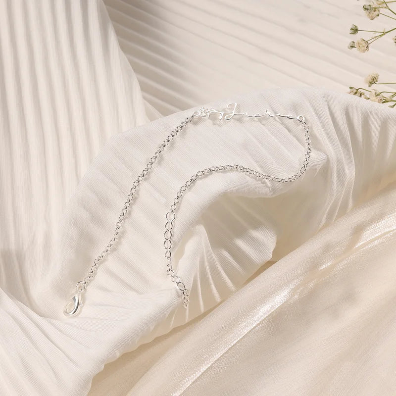Bracelet Personnalisé Femme – Fleur de Naissance et Prénom Gravé, Cuivre Argenté, Doré ou Or Rose, Cadeau pour Elle, Maman