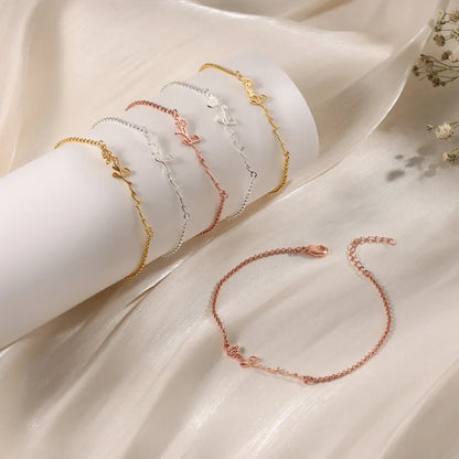 Bracelet Personnalisé Femme – Fleur de Naissance et Prénom Gravé, Cuivre Argenté, Doré ou Or Rose, Cadeau pour Elle, Maman