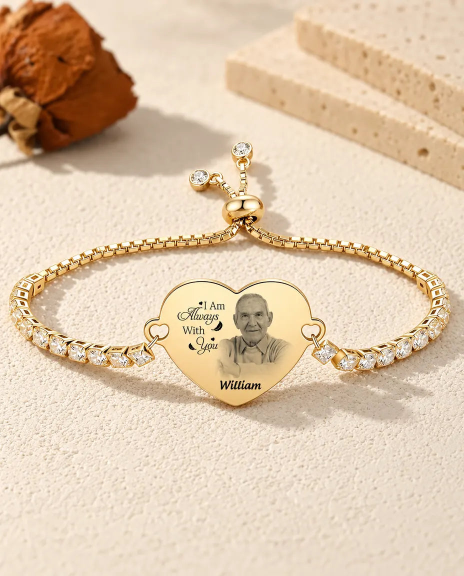 Version dorée du bracelet tennis cœur gravé d'une photo, d'un message et d'un prénom