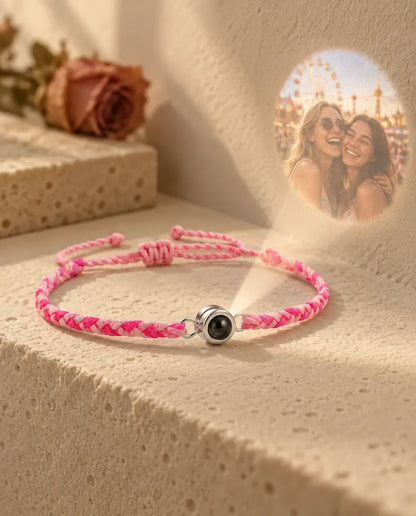 Bracelet Photo - projette la photo cachée sur un mur