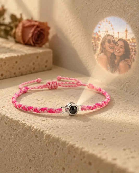 Bracelet Photo - projette la photo cachée sur un mur