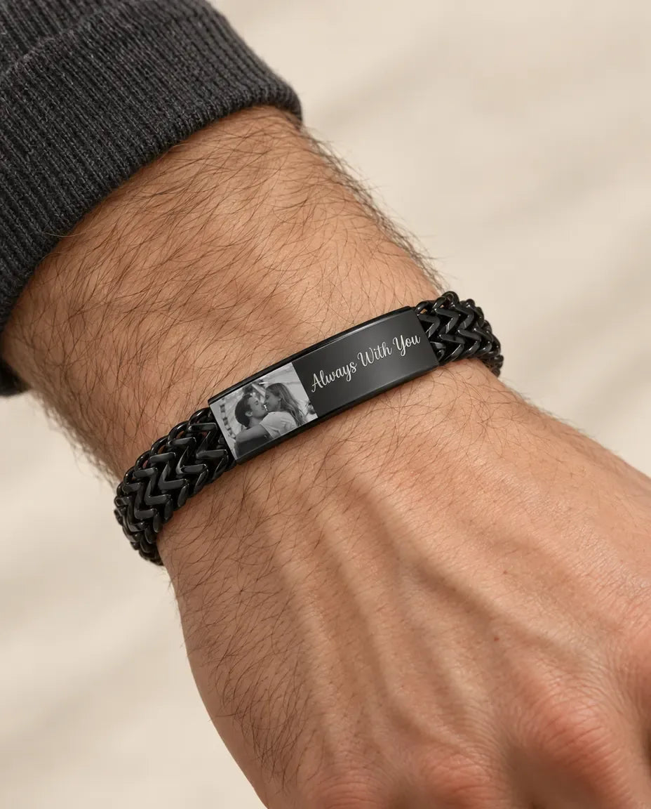 Bracelet Photo Homme - porté par un mannequin