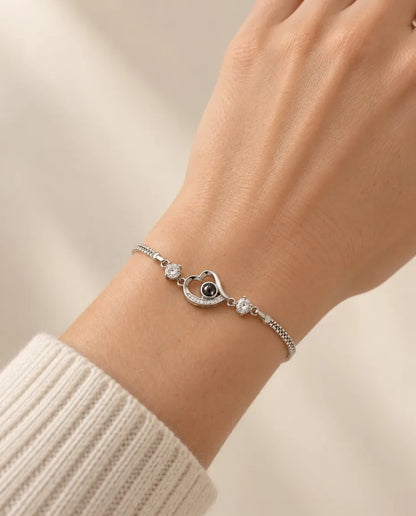 Bracelet Photo Projection - porté par un mannequin