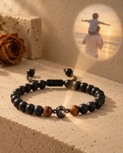Bracelet Photo Homme - projette la photo cachée sur un mur