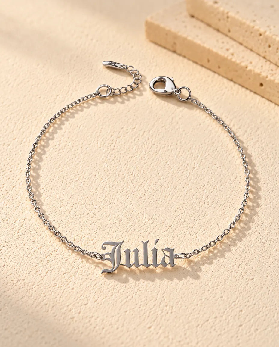 Bracelet Gravé Femme - vue de trois quarts