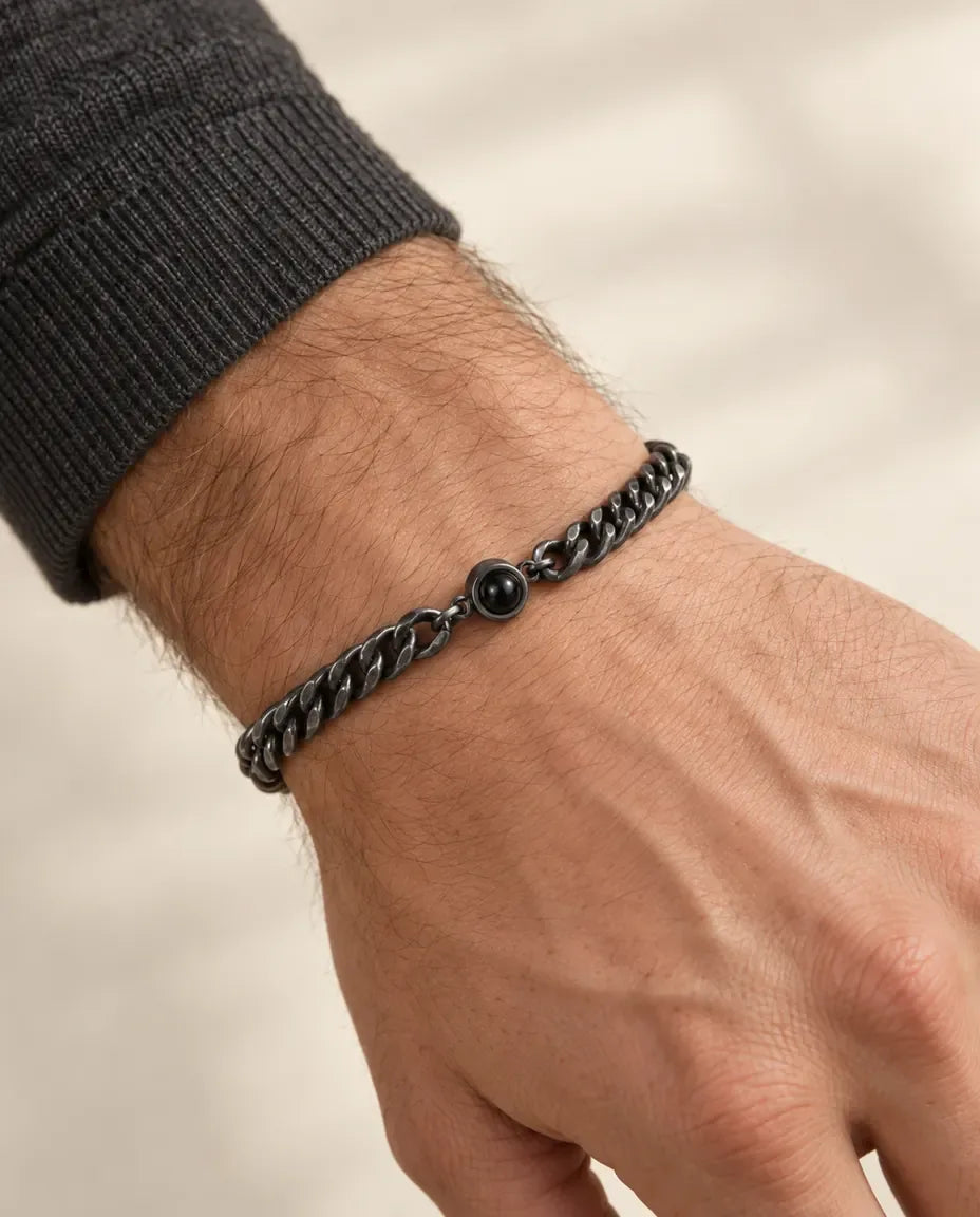 Bracelet Photo Homme - porté par un mannequin