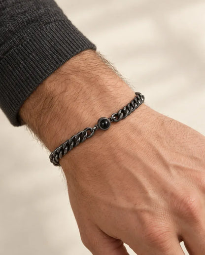 Bracelet Photo Homme - porté par un mannequin