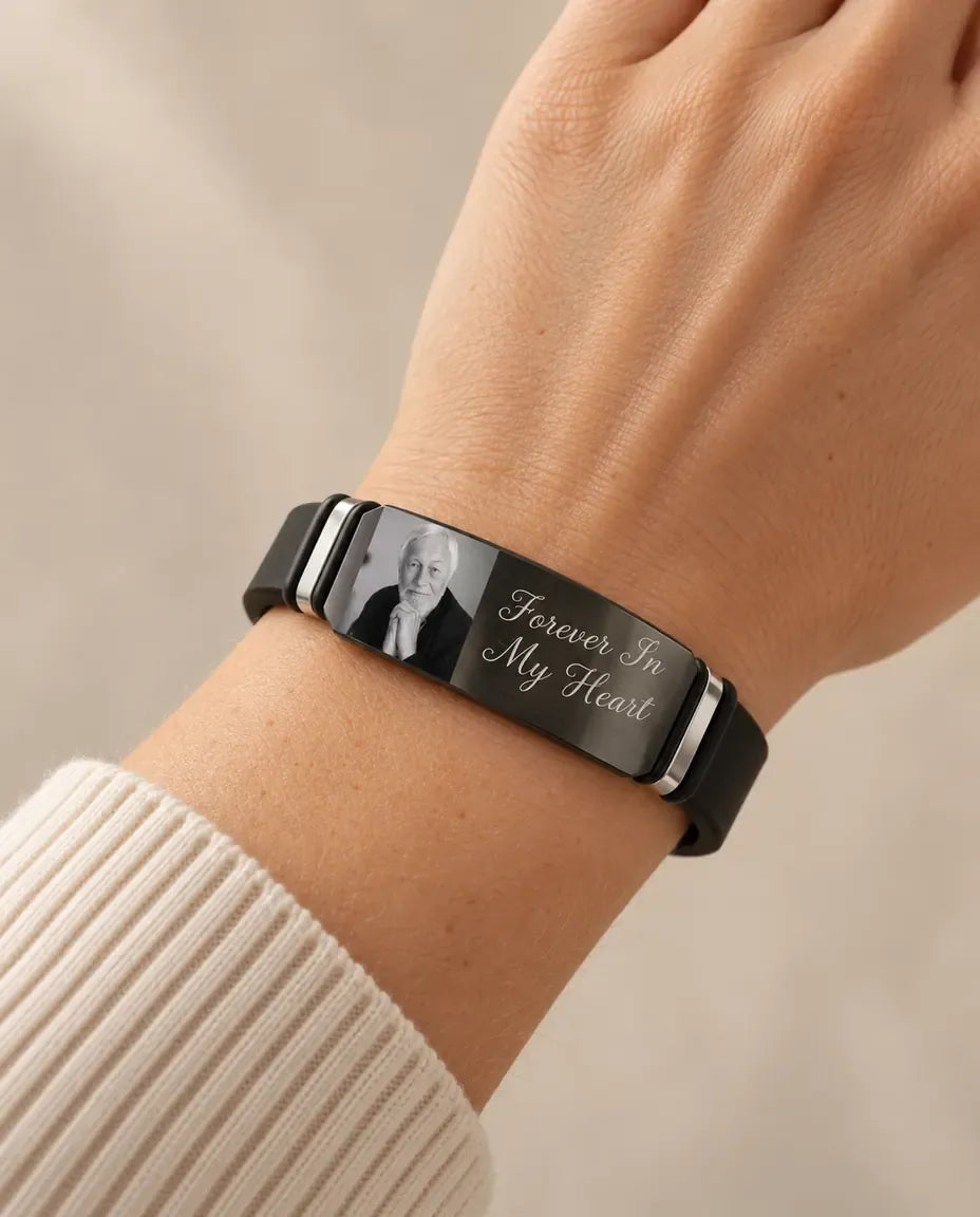 Bracelet Photo Homme - porté par un mannequin