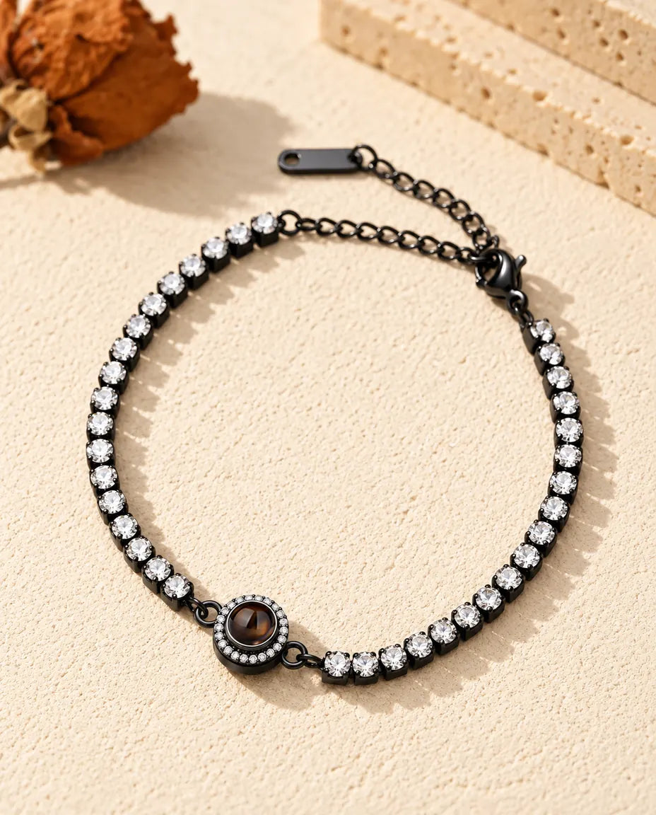Bracelet tennis noir à zircons blancs et breloque halo avec pierre de projection