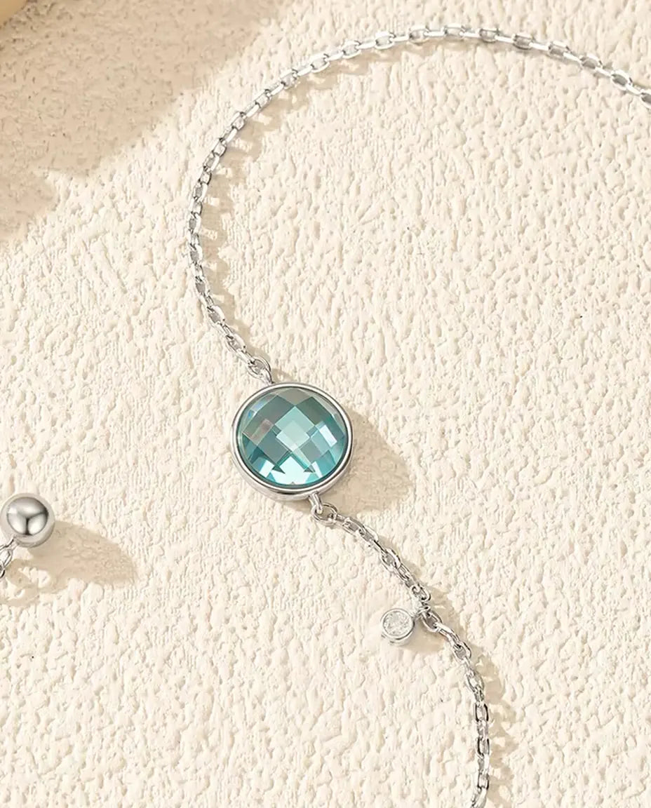 Bracelet à zircon bleu - taille damier 8 mm sur chaîne forçat à fermoir coulissant, argent 925