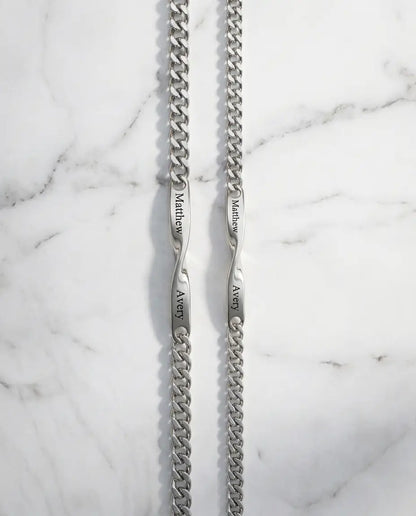 Bracelets Couple – Set Assorti Barre Infini Torsadée en Acier Inoxydable, Deux Prénoms Gravés, Cadeau d'Anniversaire