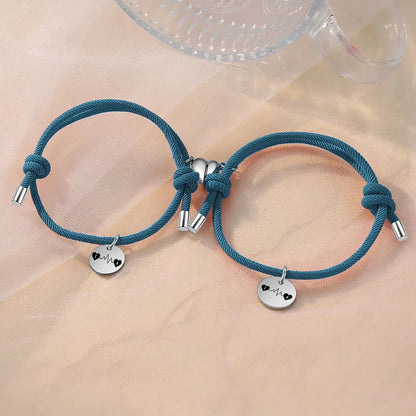 Bracelets Couple Battement de Cœur – Duo Magnétique avec Initiales, Acier Inoxydable, 2 Pièces, Cadeau d'Anniversaire
