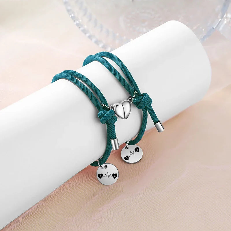 Bracelets Couple Battement de Cœur – Duo Magnétique avec Initiales, Acier Inoxydable, 2 Pièces, Cadeau d'Anniversaire