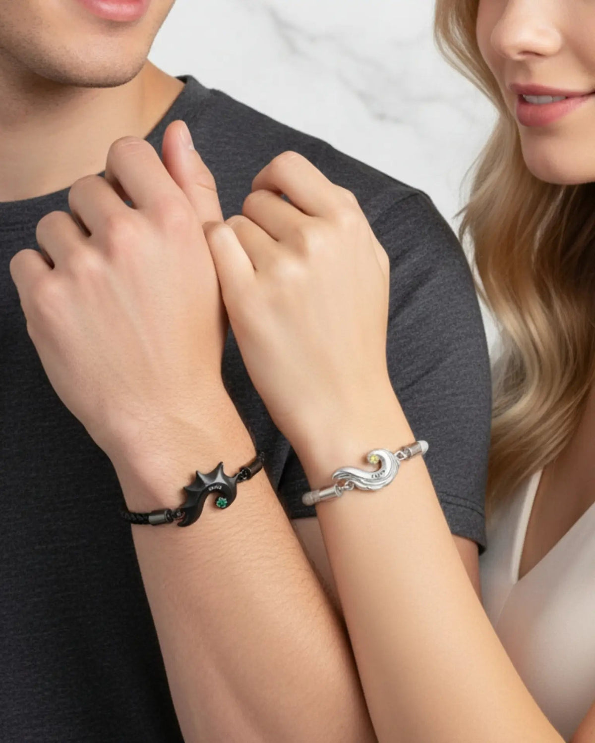 Bracelets Couple – Cœur Séparable Ailes de Dragon et d'Ange, Cuir, Prénom Gravé et Pierre de Naissance, Cadeau pour Couple