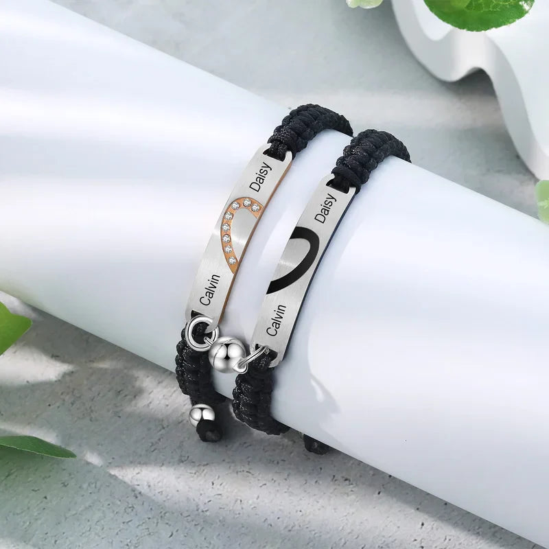 Bracelets Couple – Cœurs Aimantés avec Prénoms Gravés, Acier Inoxydable, Lot de 2, Cadeau pour Couple