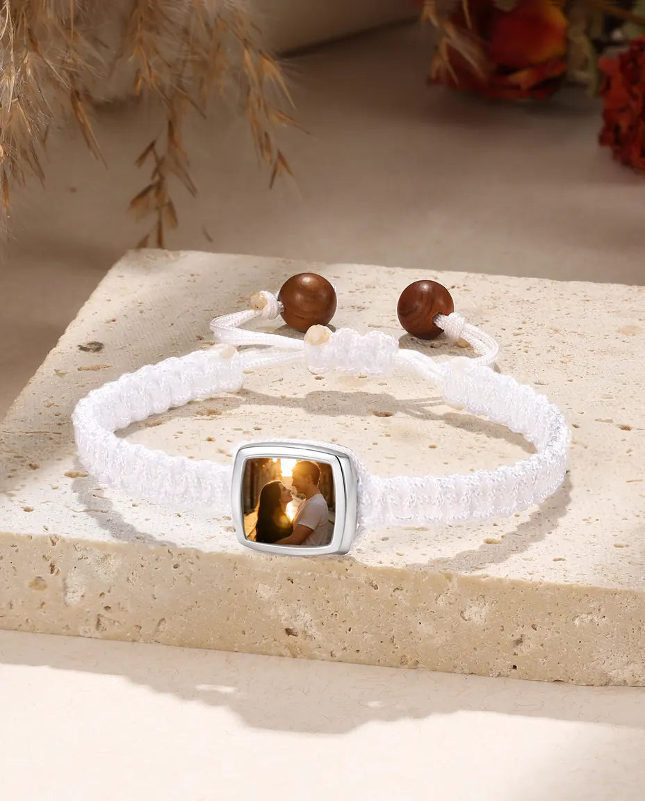 Bracelets de Couple Personnalisés avec Photo – Duo de Bracelets Tressés Noir & Blanc avec Gravure, Cadeau pour Couples