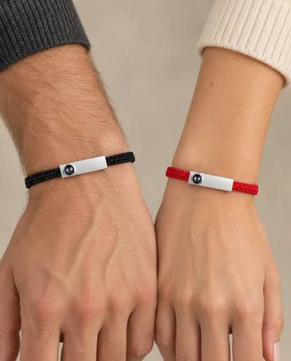Bracelet Gravé - porté par un couple