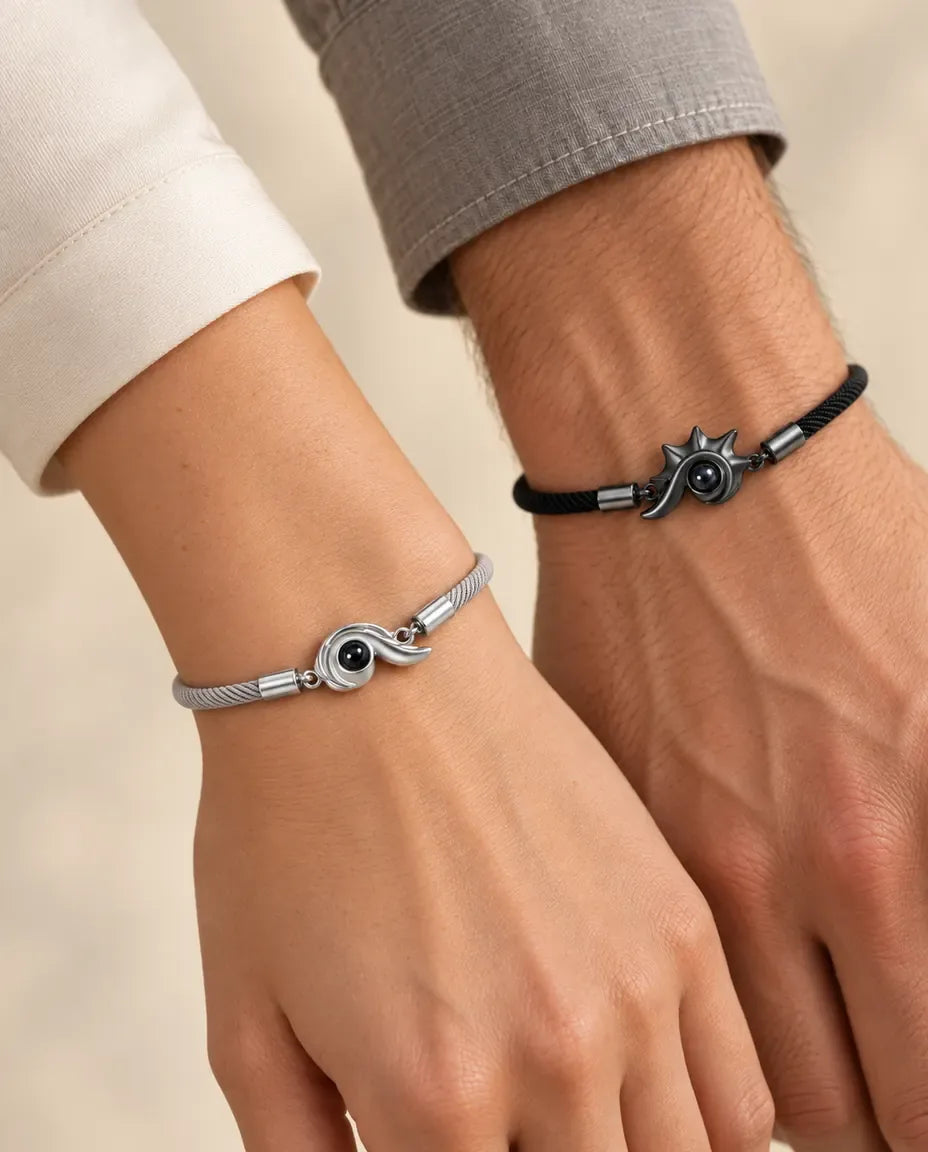 Bracelets Couple - portés par un couple