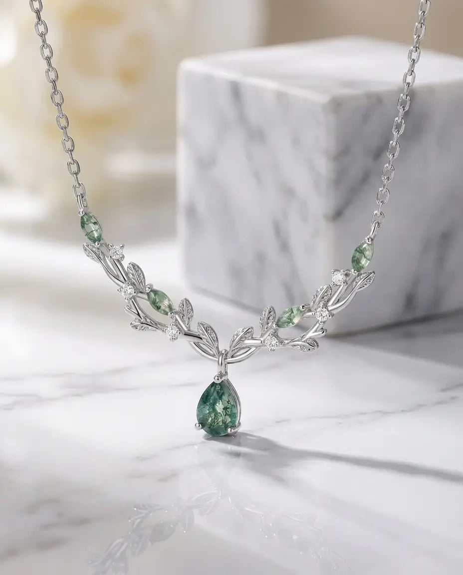 Collier Agate Mousse – Pendentif Vigne et Feuilles, Poire 4x6 mm, Argent 925 Plaqué Or Blanc, Cadeau pour Elle