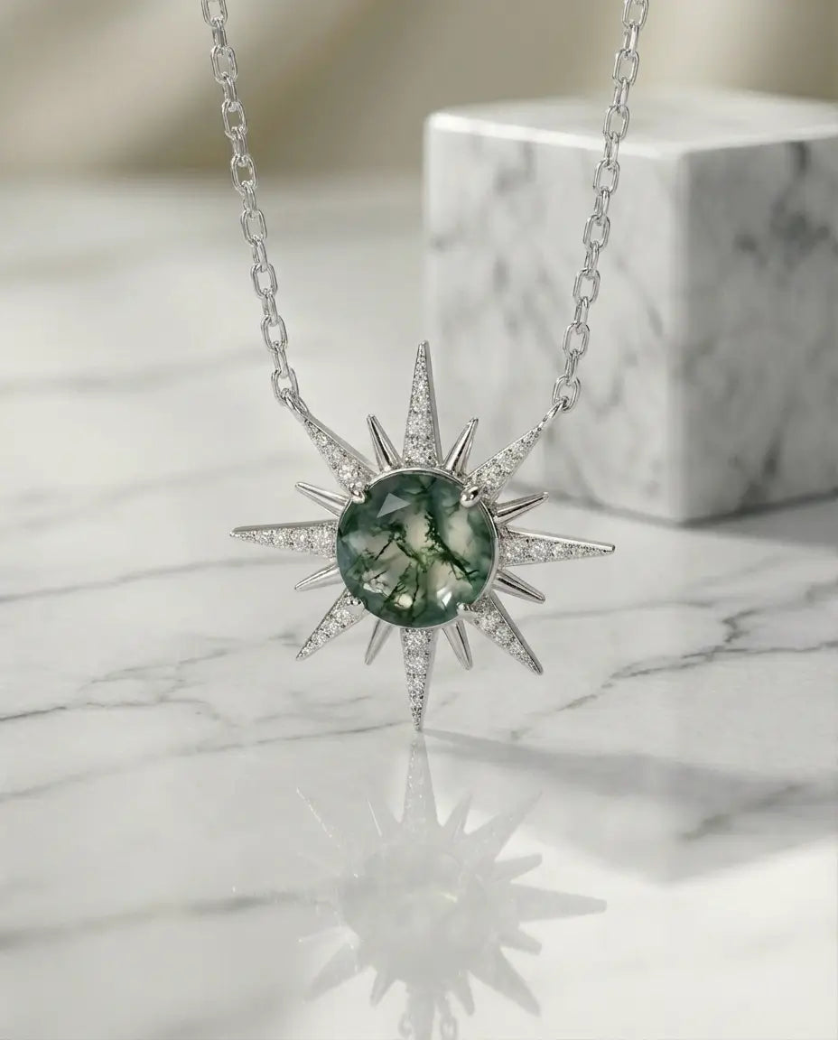 Collier Agate Mousse – Pendentif Soleil Céleste Serti de Zircons, Argent 925, Pierre Verte Ronde, Cadeau pour Elle
