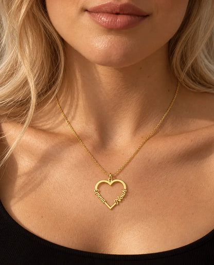 Collier Cœur Deux Prénoms en Argent Sterling 925 - en or, porté par un mannequin