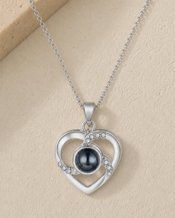 Collier Cœur Personnalisé à Projection Photo, Cœur Argenté à Spirale de Zircons avec Votre Photo dans la Perle, Cadeau pour Elle
