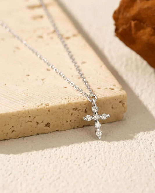 Collier croix moissanite – six pierres couleur D, pendentif 7 x 8,5 mm, en argent 925, chaîne 40+5 cm