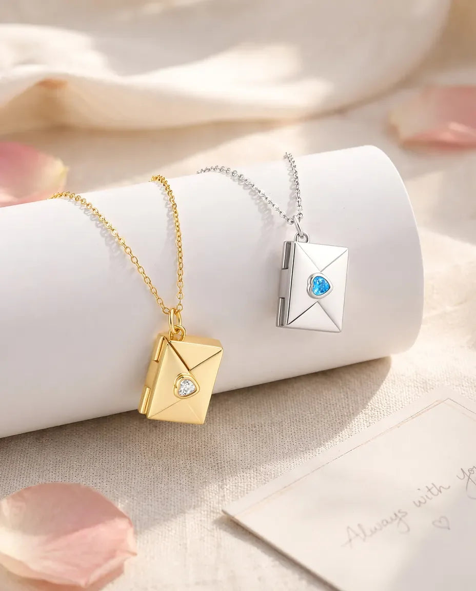 Collier Enveloppe Personnalisé avec Photo & Pierre de Naissance – Médaillon Gravé en Argent & Or, Cadeau pour Elle