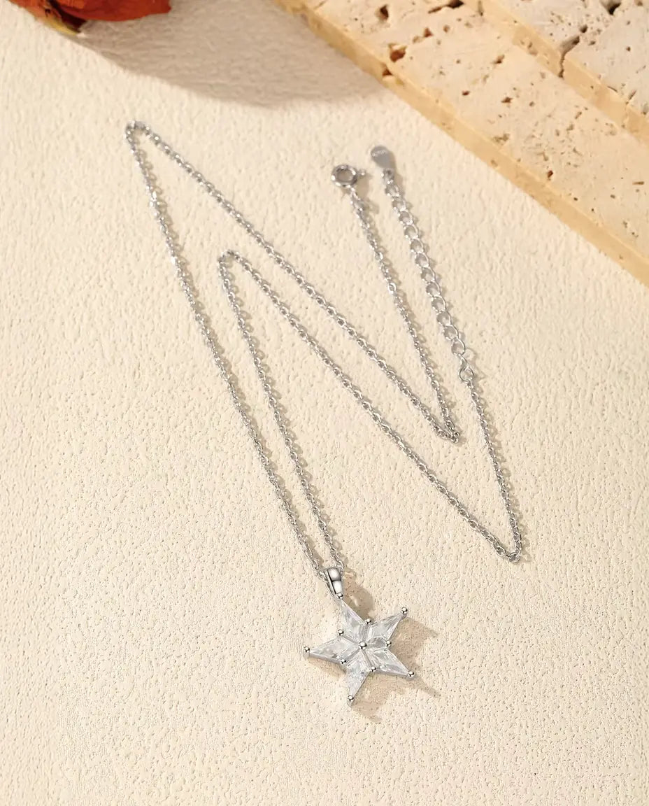 Collier Étoile en Zircon - Étoile de cinq pierres taille cerf-volant, 18 mm, chaîne 40+5 cm, argent 925