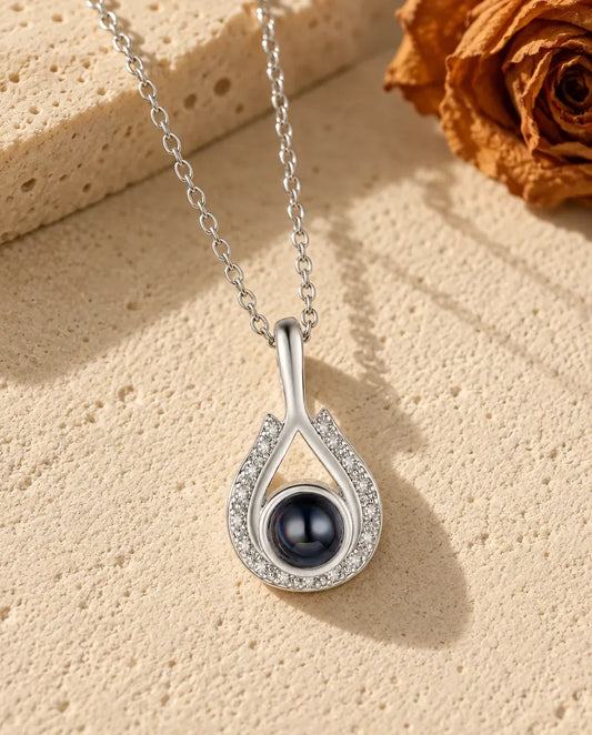 Collier goutte photo projection personnalisé - vue de face en argent