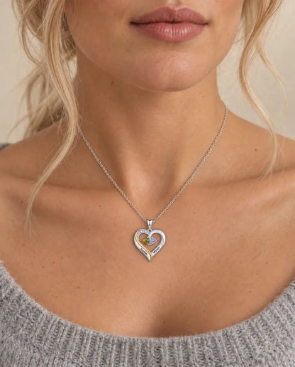 Collier Personnalisé - porté par un mannequin