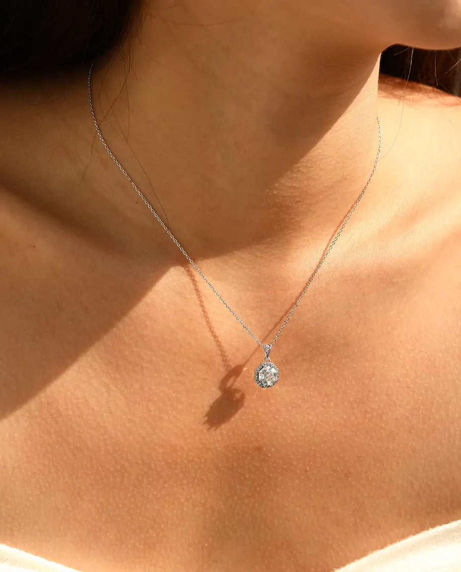 Collier Halo Octogonal - zircon taille à degrés cerné de pavé, chaîne 40+5 cm, argent massif 925