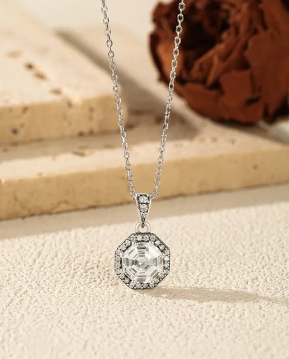 Collier Halo Octogonal - zircon taille à degrés cerné de pavé, chaîne 40+5 cm, argent massif 925