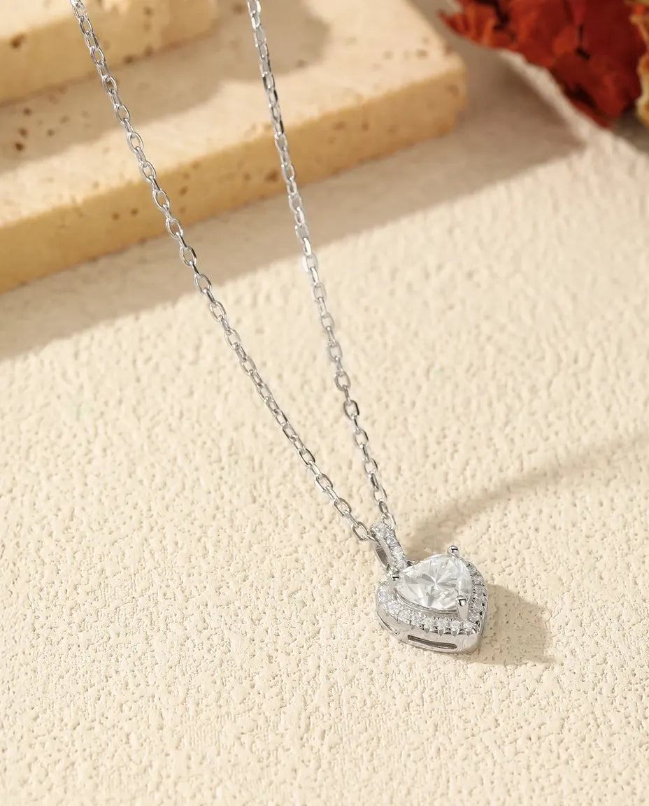 Collier Moissanite Cœur 1 ct – halo pavé et pendentif de 9,5 mm en argent 925