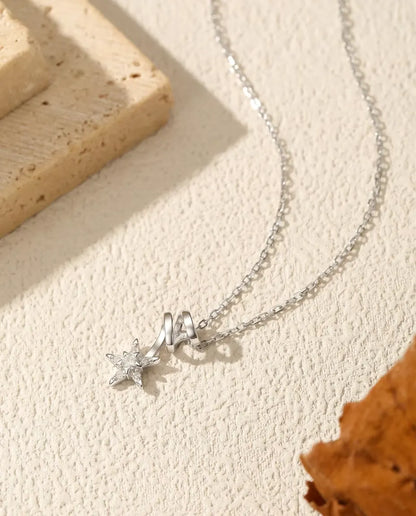 Collier Moissanite Étoile - pierre centrale de 2 mm, cinq accents pavés et maillon spirale, argent 925, 40+5 cm