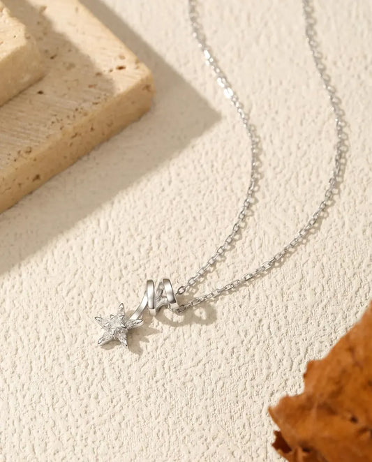 Collier Moissanite Étoile - pierre centrale de 2 mm, cinq accents pavés et maillon spirale, argent 925, 40+5 cm