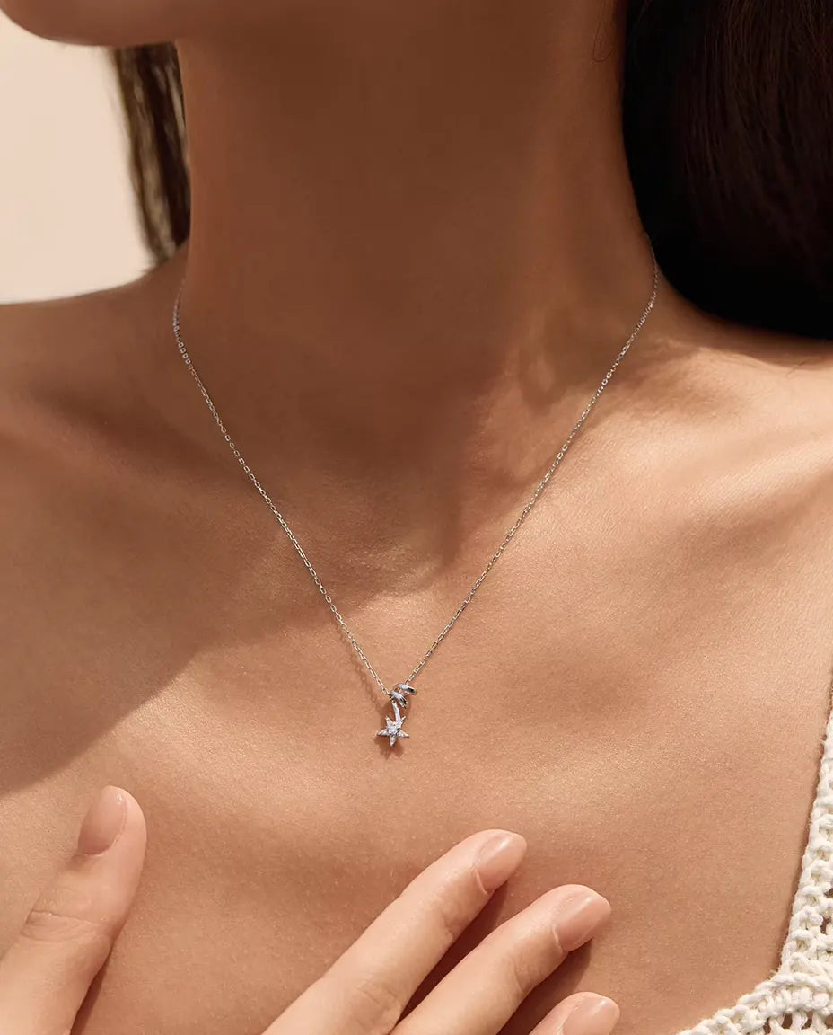 Collier Moissanite Étoile - pierre centrale de 2 mm, cinq accents pavés et maillon spirale, argent 925, 40+5 cm