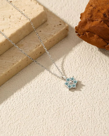 Collier Moissanite Fleur Bleu Aqua - six pierres de 2 mm autour d'une perle d'argent polie, argent 925, 40+5 cm