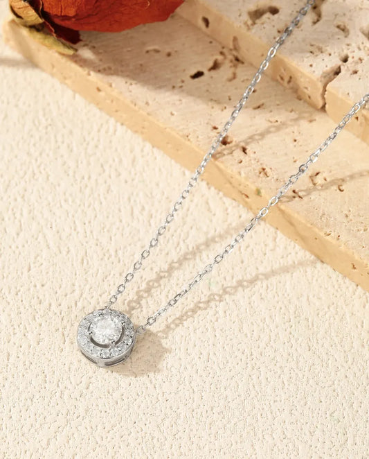 Collier Moissanite Halo Rond – pierre de 0,5 ct couleur D VVS1 en argent 925