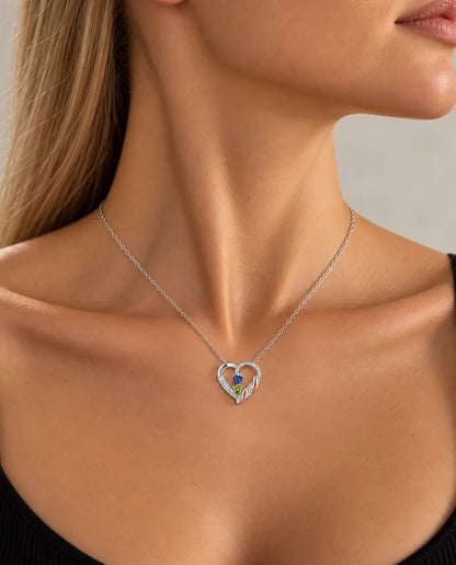 Collier Personnalisé - porté par un mannequin