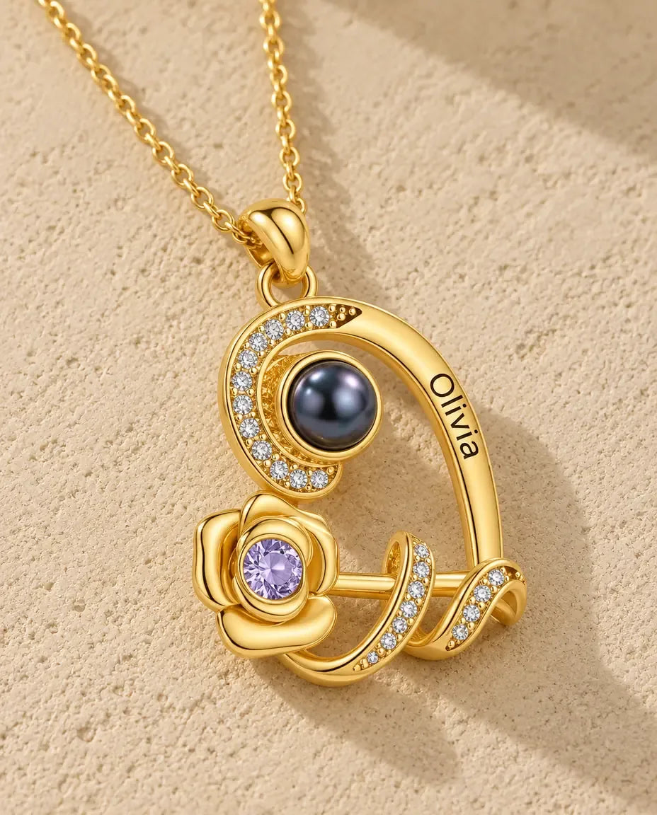 Collier avec Photo - gros plan du pendentif de projection gravé