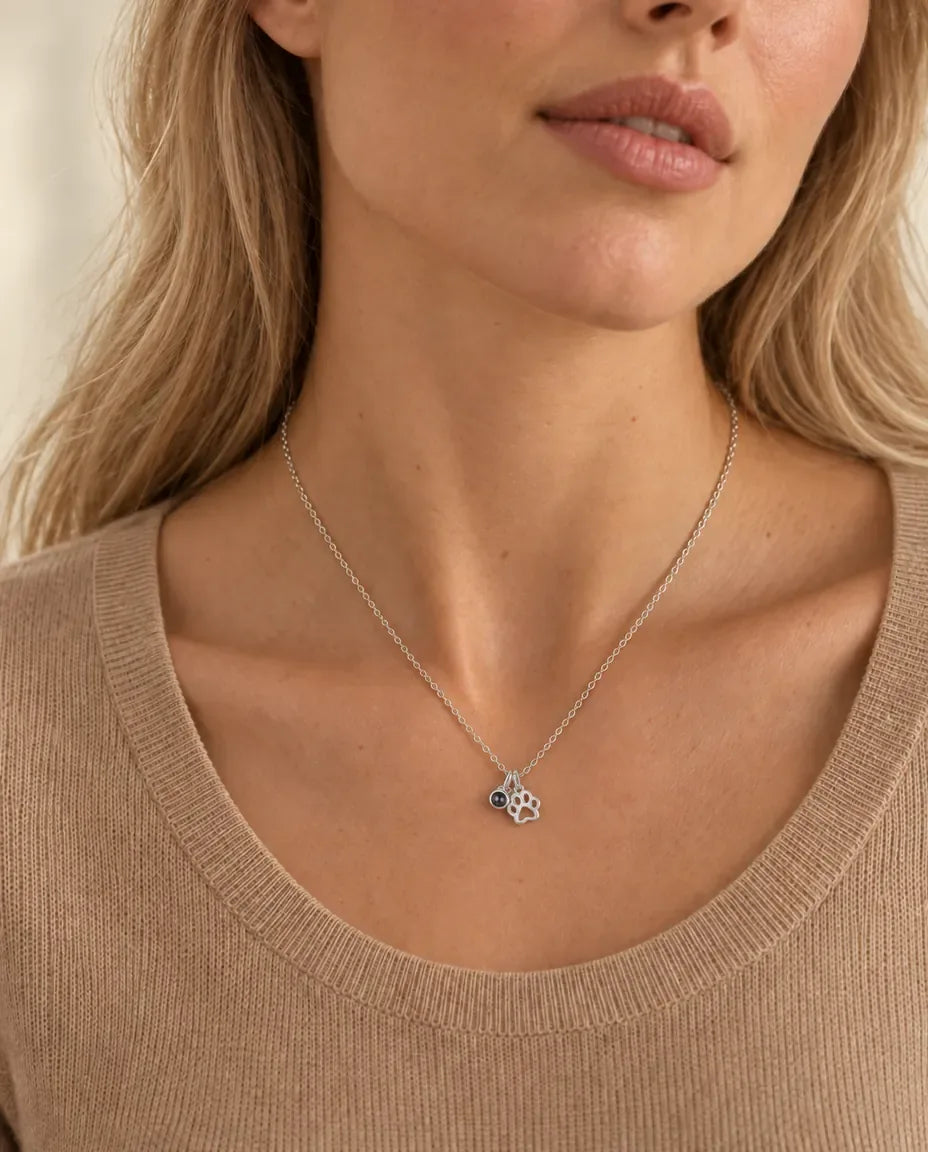 Collier Photo - porté par un mannequin