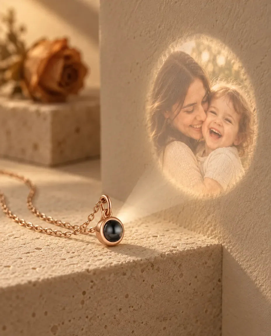Collier avec Photo - projette la photo cachée sur un mur