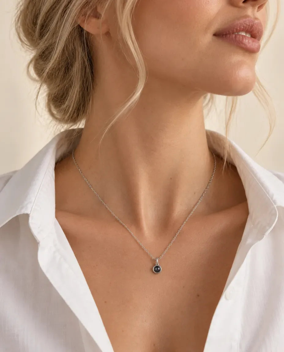Collier avec Photo - porté par un mannequin